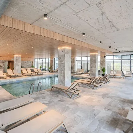 Odyssey C3 Premium Pools Apartament *